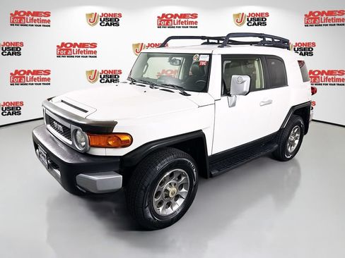 Used 2013 Toyota FJ Cruiser 4WD w/ Upgrade Pkg image 11