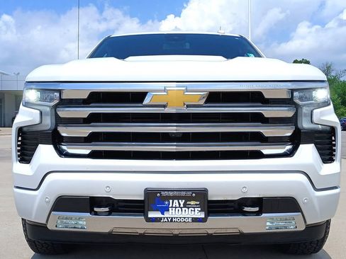 Used 2024 Chevrolet Silverado 1500 High Country w/ Z71 Off-Road Package AWD/4WD image 32