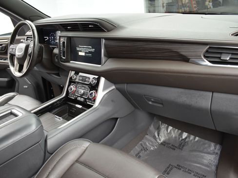 Used 2022 GMC Yukon XL Denali w/ Max Trailering Package image 7