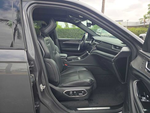 Used 2021 Jeep Grand Cherokee L Overland w/ Luxury Tech Group IV AWD/4WD image 10