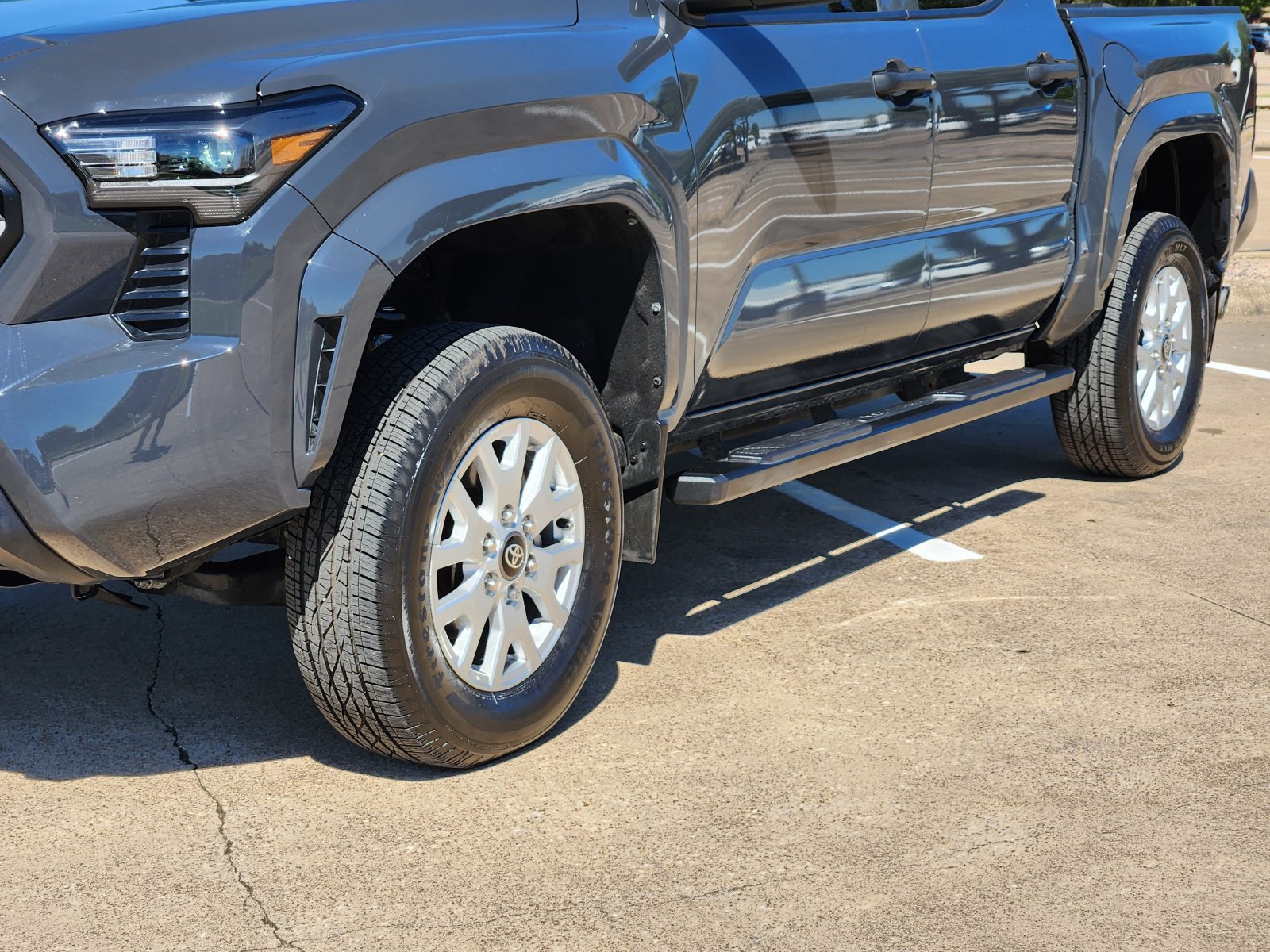 Used 2024 Toyota Tacoma SR AWD/4WD image 12