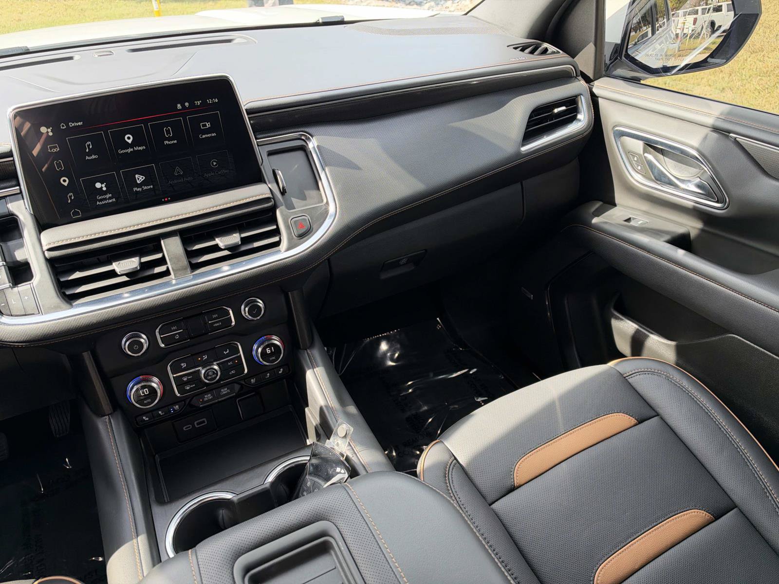Used 2024 GMC Yukon AT4 w/ Technology Package AWD/4WD image 26