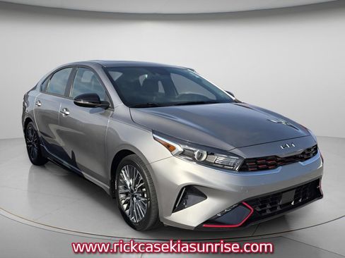 Used 2023 Kia Forte GT-Line w/ GT-Line Premium Package FWD image 4