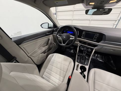 Used 2023 Volkswagen Jetta SE FWD image 30