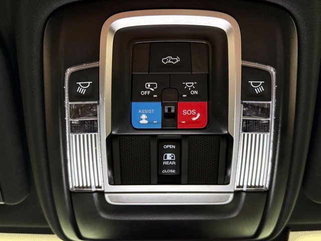 Used 2026 RAM 2500 Laramie AWD/4WD image 33
