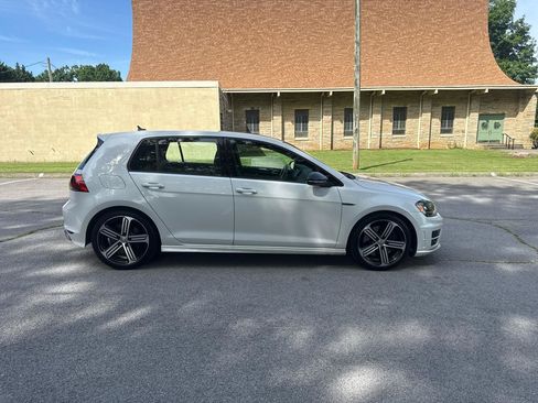 Used 2016 Volkswagen Golf 4-Door AWD/4WD image 8