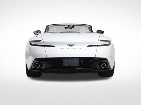 Used 2022 Aston Martin DB11 Volante image 6