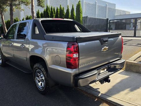 Used 2008 Chevrolet Avalanche LT AWD/4WD image 6