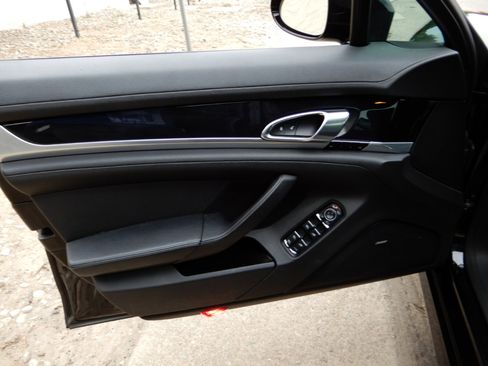 Used 2016 Porsche Panamera 4dr HB 4 image 18