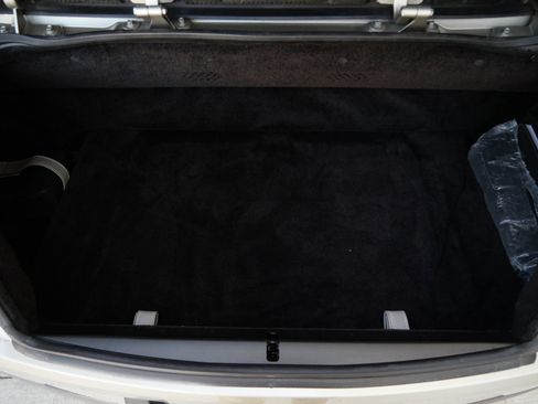 Used 2014 Aston Martin Vanquish Volante image 30