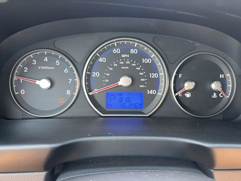Used 2010 Hyundai Santa Fe SE w/ Premium Pkg 3 FWD image 10
