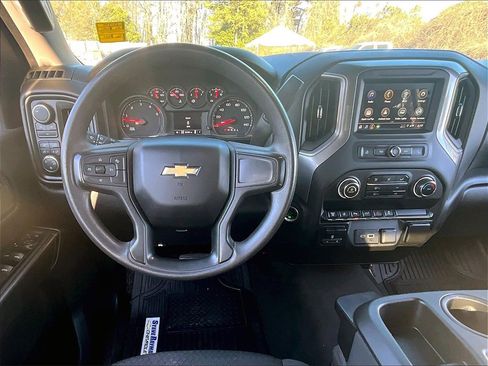 Certified 2024 Chevrolet Silverado 2500 Custom w/ Custom Value Package image 9