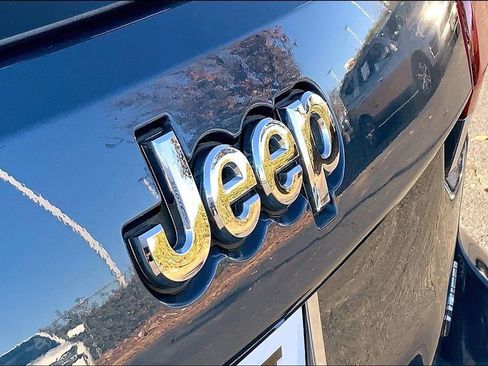 Used 2020 Jeep Grand Cherokee Limited w/ Premium Lighting Group image 23