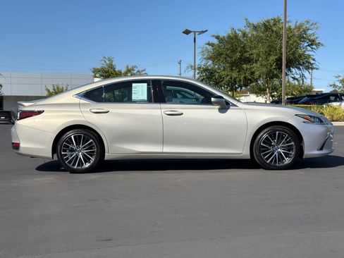 Certified 2024 Lexus ES 300h w/ Premium Package FWD image 6