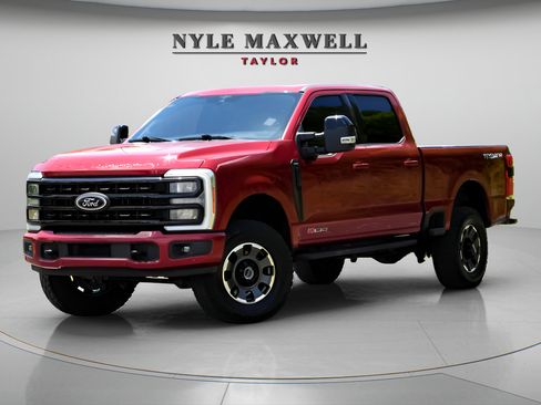 Used 2023 Ford F250 Lariat w/ Lariat Ultimate Package AWD/4WD image 3
