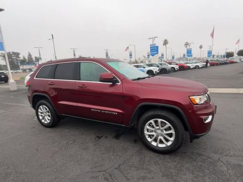 Used 2021 Jeep Grand Cherokee Laredo X image 2