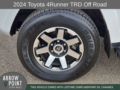 Used 2024 Toyota 4Runner TRD Off-Road image 16
