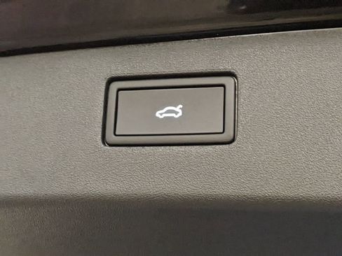 New 2026 Volkswagen Tiguan SE R-Line image 29