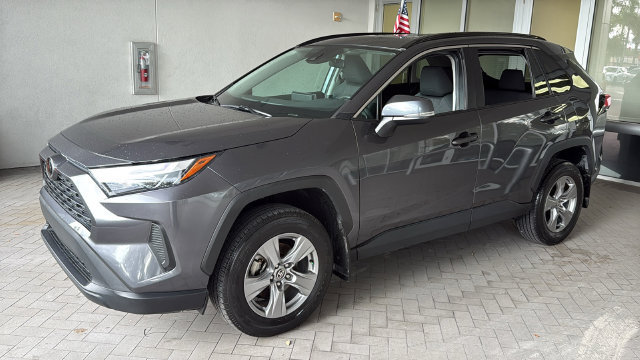 Used 2024 Toyota RAV4 XLE w/ Convenience Package FWD image 3