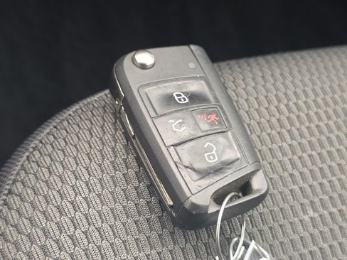 Used 2018 Volkswagen Golf S FWD image 27