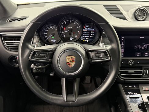 Certified 2022 Porsche Macan image 45