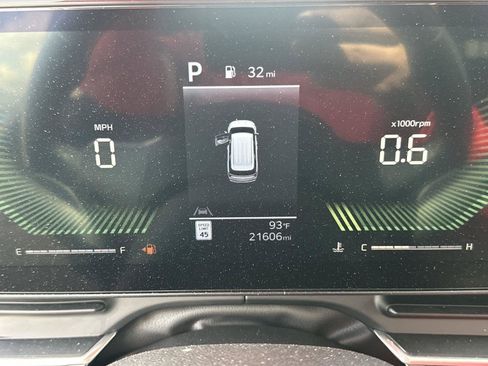 Used 2026 Kia Carnival FWD image 12