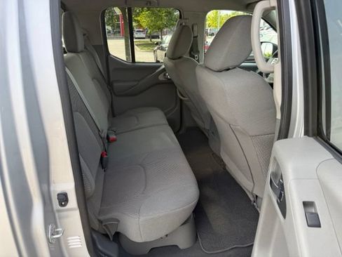 Used 2021 Nissan Frontier SV AWD/4WD image 30