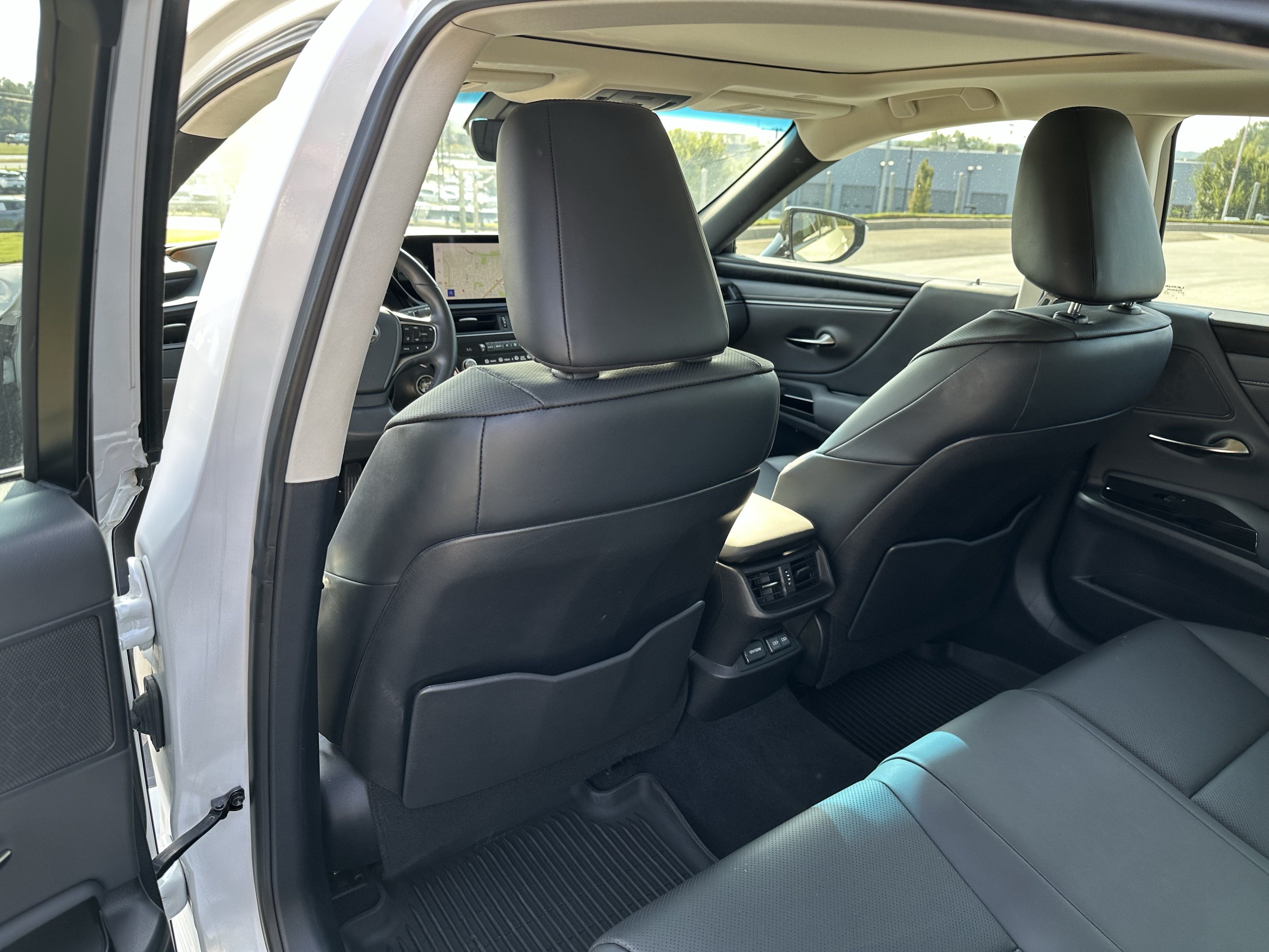 Used 2024 Lexus ES 350 w/ Premium Package FWD image 32