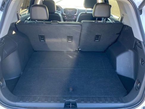 Used 2023 GMC Terrain SLT image 11