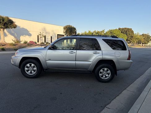 Used 2004 Toyota 4Runner SR5 image 9