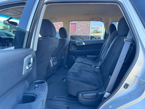 Used 2015 Nissan Pathfinder SV image 15