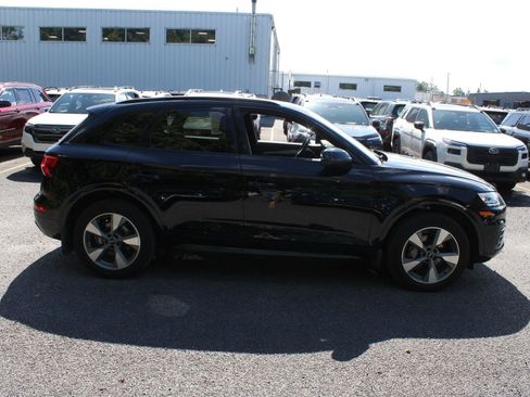 Used 2020 Audi Q5 2.0T Premium w/ Titanium Sport Package AWD/4WD image 4