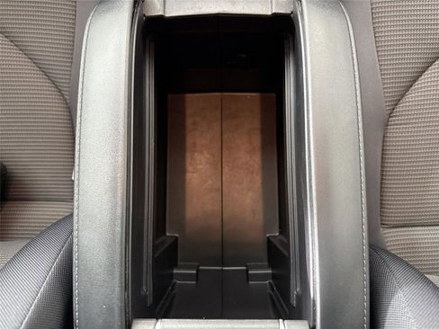 Certified 2022 Toyota Highlander LE image 29