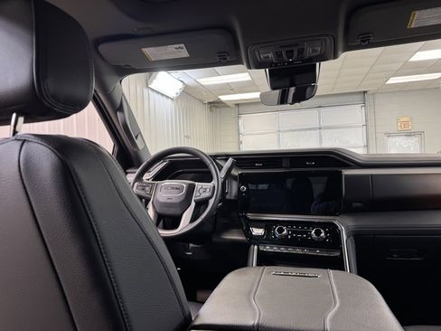 Used 2025 GMC Sierra 3500 Denali w/ Denali Reserve Package image 22