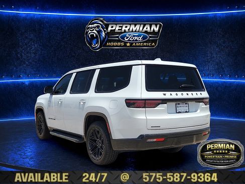 Used 2023 Jeep Wagoneer Series II AWD/4WD image 3