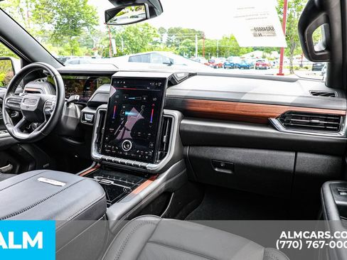 Used 2025 GMC Yukon Denali AWD/4WD image 33