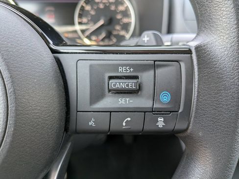 Used 2023 Nissan Rogue SV AWD/4WD image 25
