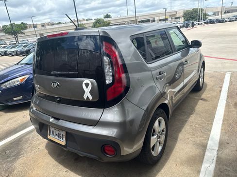 Used 2019 Kia Soul FWD image 4