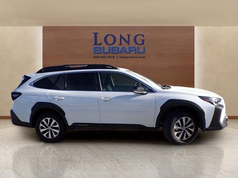 Certified 2025 Subaru Outback Premium image 4