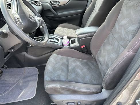 Used 2015 Nissan Rogue SV FWD image 3
