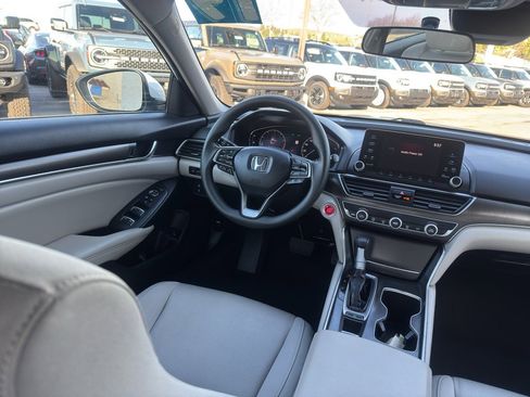 Used 2019 Honda Accord LX image 21