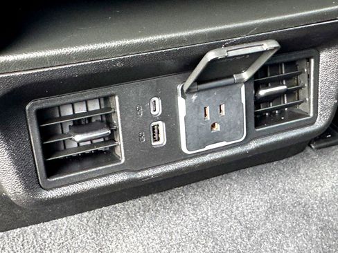 Used 2025 GMC Sierra 1500 SLT image 20