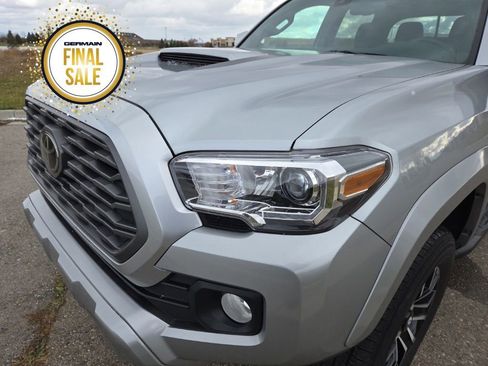 Used 2023 Toyota Tacoma TRD Sport image 11