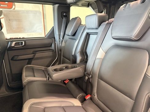 New 2025 Ford Bronco Outer Banks w/ Sasquatch Package image 20