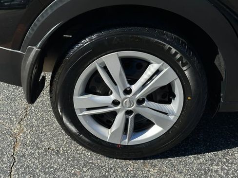 Used 2020 Nissan Kicks S image 11