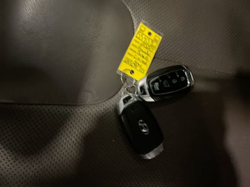 Used 2020 Hyundai Santa Fe Limited image 27