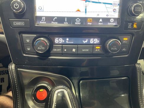 Used 2016 Nissan Maxima Platinum FWD image 28