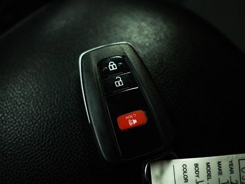 Used 2022 Toyota RAV4 XLE w/ Convenience Package AWD/4WD image 23