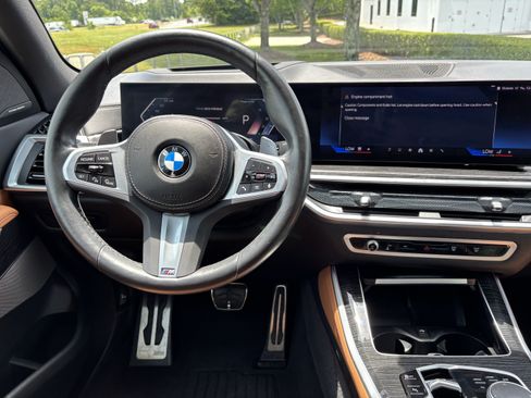 Used 2024 BMW X5 sDrive40i w/ M Sport Package RWD image 30