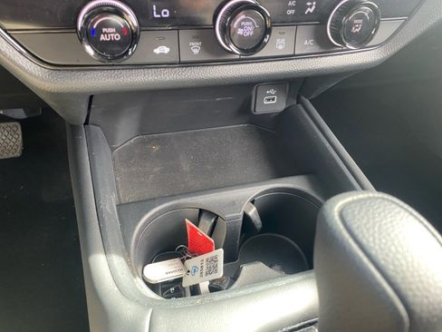 Certified 2025 Honda HR-V LX image 22